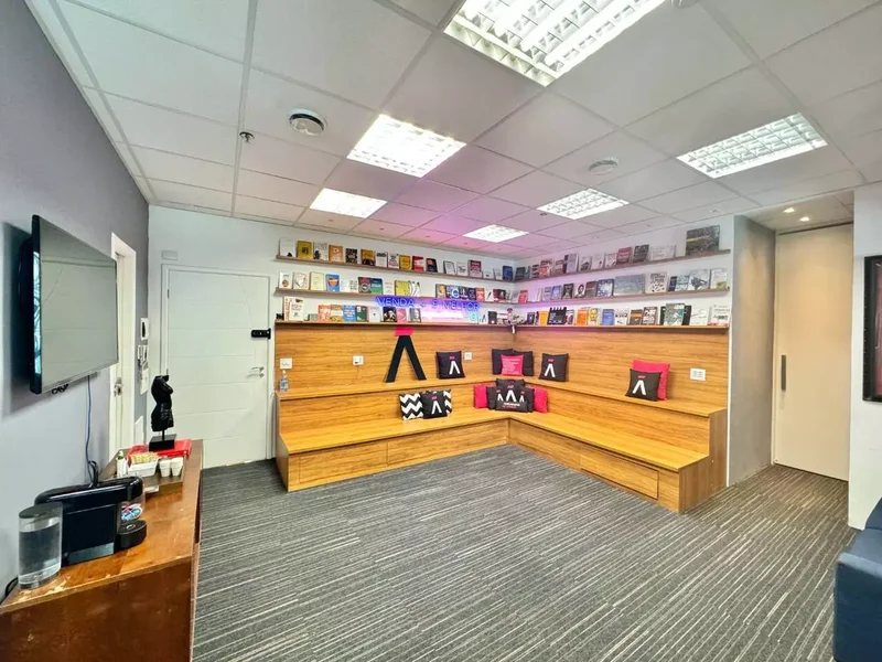 ALUGA-SE CONJUNTO COMERCIAL 134M2 - 4 VAGAS - PRONTO PARA SUA EMPRESA!! Avenida Doutor Chucri Zaidan São Paulo - 