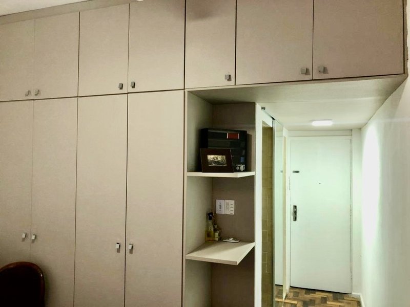 VENDE-SE APARTAMENTO – TERESÓPOLIS/RJ – R$ 150.000,00 Servidão Floro José Dias Teresópolis - 