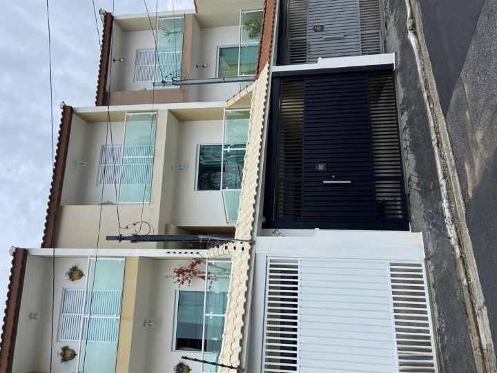 Lindo sobrado na  vila  Rosa Rua Maria Lopes São Paulo - 