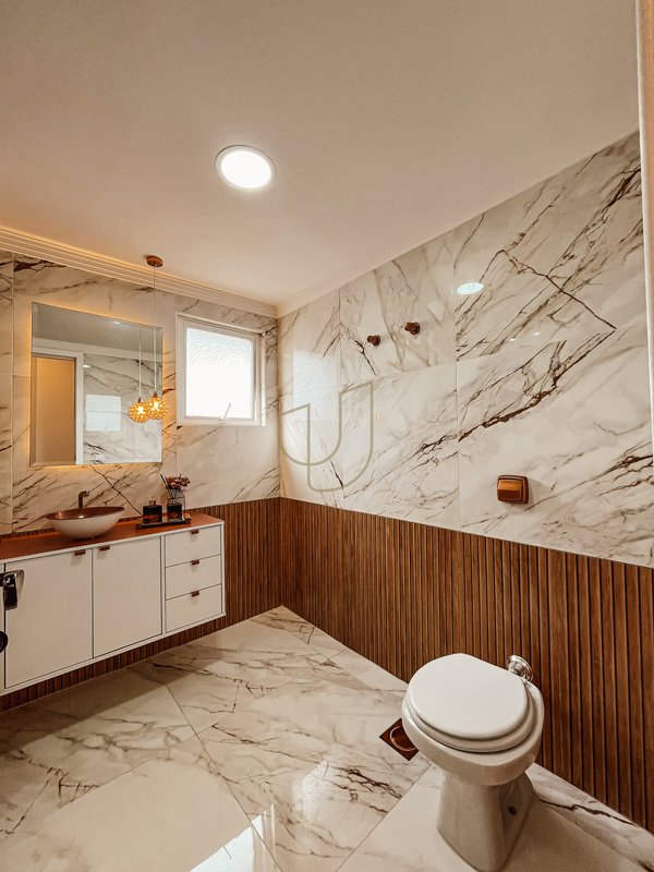 Apartamento de 128 m² no Edifício Mississippi - Vila Adyana Rua Teopompo de Vasconcelos São José dos Campos - 