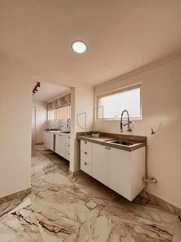 Apartamento de 128 m² no Edifício Mississippi - Vila Adyana Rua Teopompo de Vasconcelos São José dos Campos - 