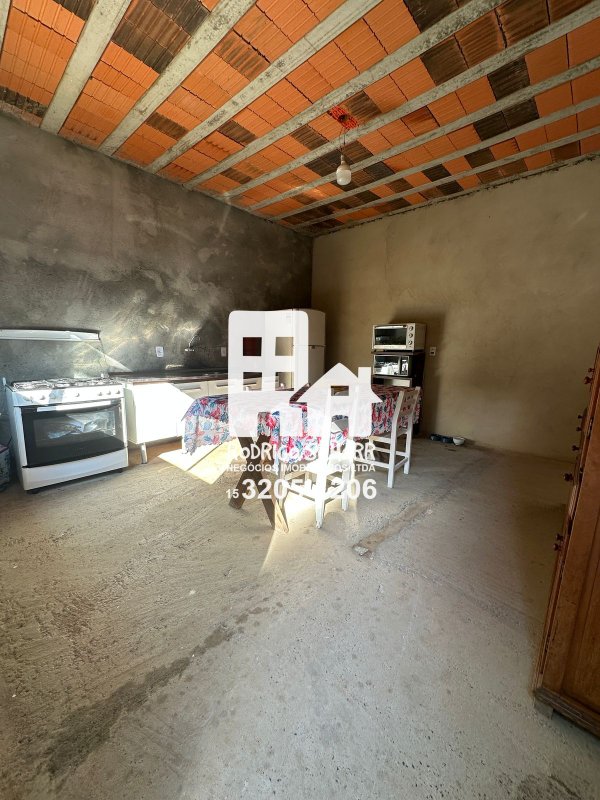 🏡 Casa Ampla com Barracão Comercial à Venda – Ideal para Moradia e Renda Extra! - Tatuí - 