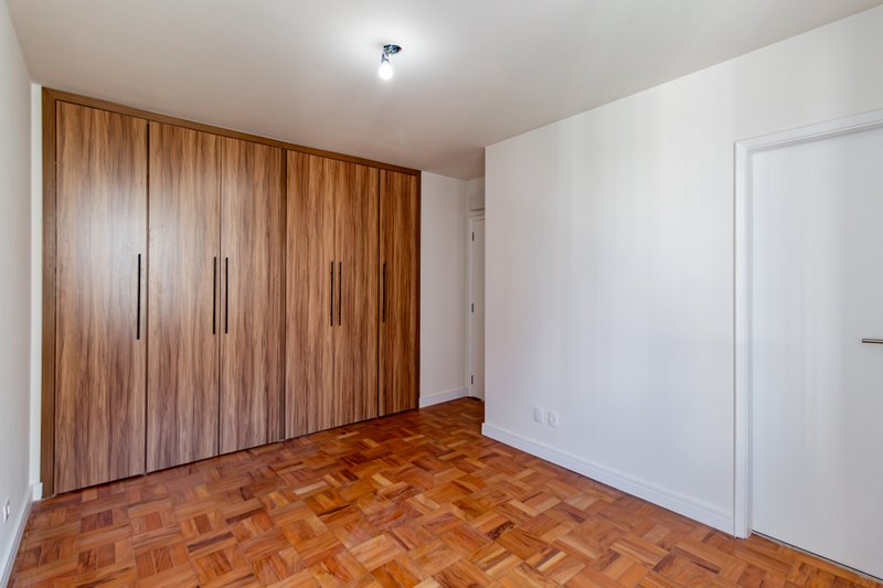 Apartamento com 129m² na Santa Cecília 3 dorm 1 suíte 1 vaga Rua Doutor Albuquerque Lins São Paulo - 