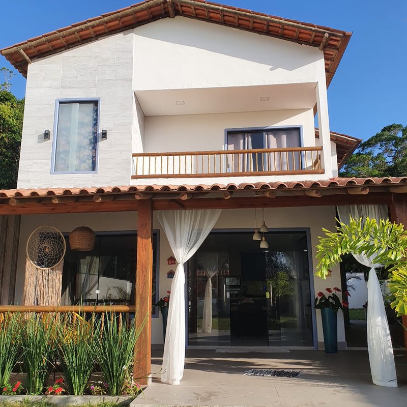 Linda casa localizada há 450 m da praia em bairro tranquilo e seguro Corais do Arraial Porto Seguro - 