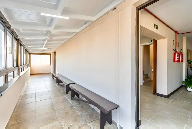 R$ 215.000 - OPORTUNIDADE ÚNICA - APARTAMENTO - 31M2 - 1 DORM - 1 BANHEIRO - VISTA Avenida Ipiranga Porto Alegre - 