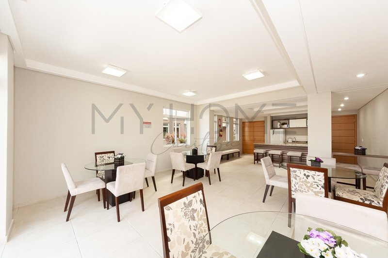 APARTAMENTO GARDEN À VENDA NO SANTA QUITÉRIA - MOBILIADO - 2 QUARTOS - 1 VAGA Rua Irati Curitiba - 