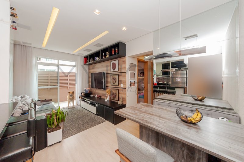 APARTAMENTO GARDEN À VENDA NO SANTA QUITÉRIA - MOBILIADO - 2 QUARTOS - 1 VAGA Rua Irati Curitiba - 
