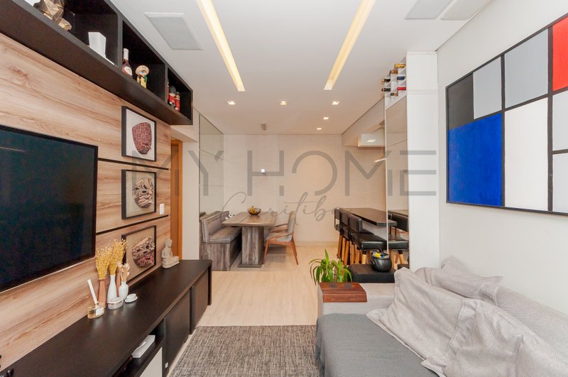 APARTAMENTO GARDEN À VENDA NO SANTA QUITÉRIA - MOBILIADO - 2 QUARTOS - 1 VAGA Rua Irati Curitiba - 