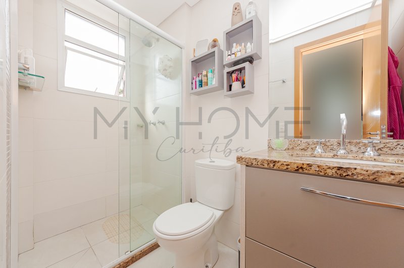 APARTAMENTO GARDEN À VENDA NO SANTA QUITÉRIA - MOBILIADO - 2 QUARTOS - 1 VAGA Rua Irati Curitiba - 