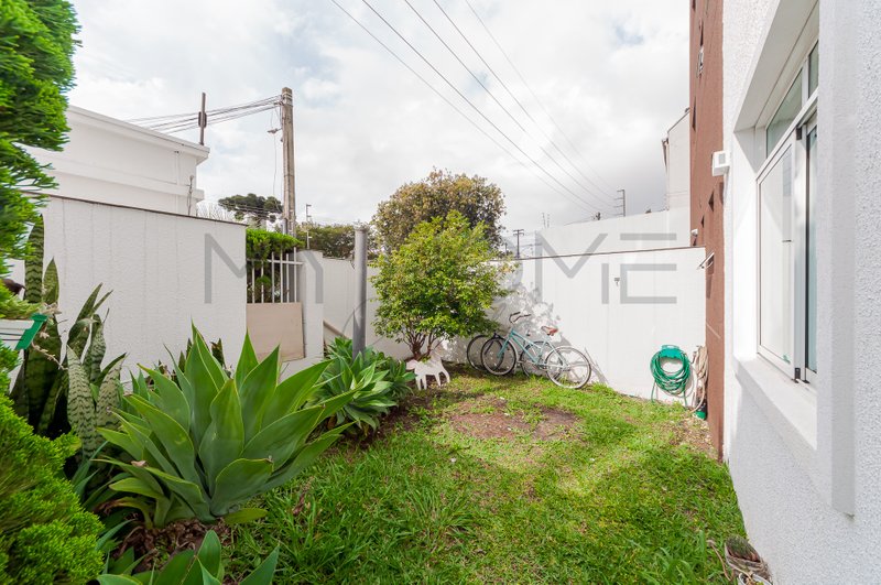 APARTAMENTO GARDEN À VENDA NO SANTA QUITÉRIA - MOBILIADO - 2 QUARTOS - 1 VAGA Rua Irati Curitiba - 