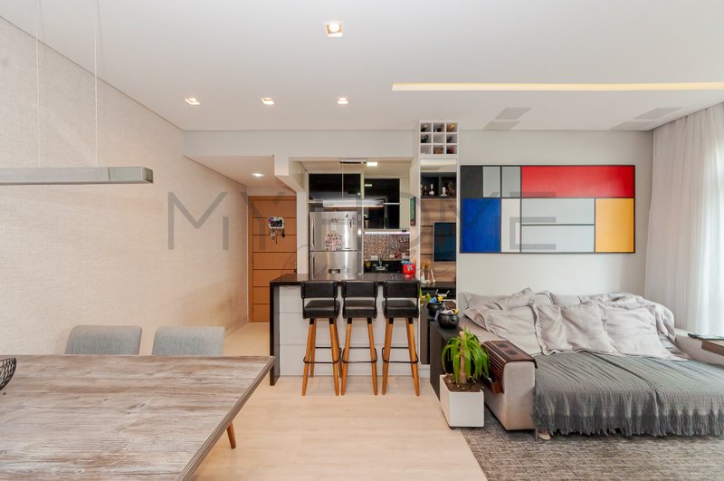 APARTAMENTO GARDEN À VENDA NO SANTA QUITÉRIA - MOBILIADO - 2 QUARTOS - 1 VAGA Rua Irati Curitiba - 