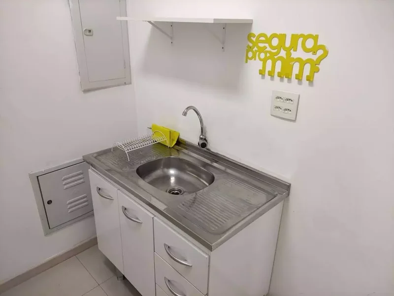 ALUGA-SE EXCELENTE SALA COMERCIAL 54M2 - 2 VAGAS - ESTRUTURA COMPLETA - VAMOS VISITAR!! Avenida Engenheiro Luiz Carlos Berrini São Paulo - 