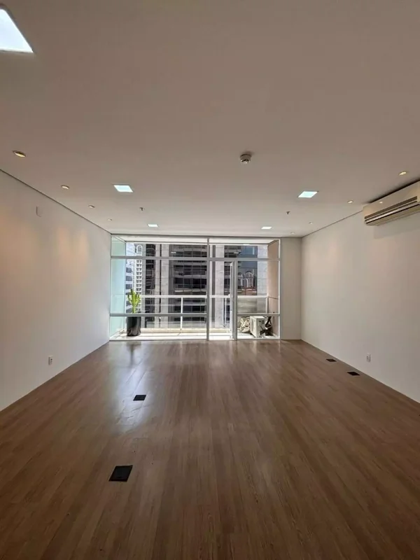 ALUGA-SE SALA COMERCIAL NA BERRINI - 42M2 - 1 VAGA Avenida Engenheiro Luiz Carlos Berrini São Paulo - 