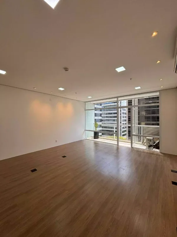ALUGA-SE SALA COMERCIAL NA BERRINI - 42M2 - 1 VAGA Avenida Engenheiro Luiz Carlos Berrini São Paulo - 
