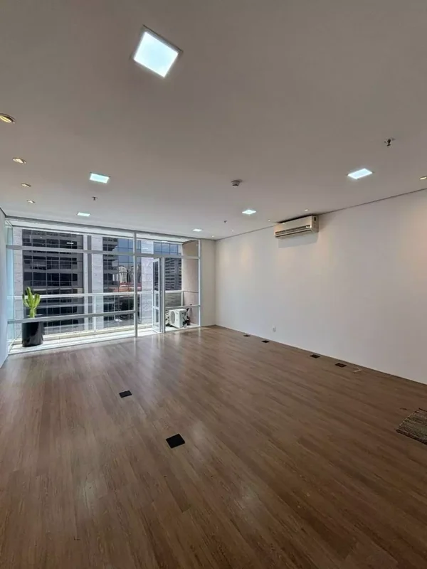 ALUGA-SE SALA COMERCIAL NA BERRINI - 42M2 - 1 VAGA Avenida Engenheiro Luiz Carlos Berrini São Paulo - 