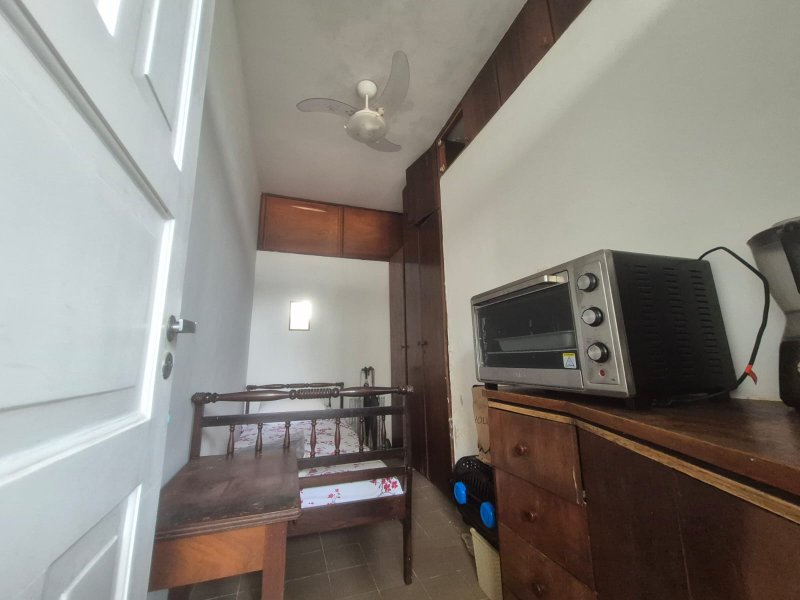 APARTAMENTO 4 QUARTOS COM DUAS VAGAS DEPENDÊNCIA COMPLETA À VENDA NO CORREDOR DA VITÓRIA Largo da Vitória Salvador - 