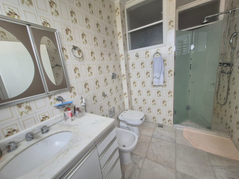 APARTAMENTO 4 QUARTOS COM DUAS VAGAS DEPENDÊNCIA COMPLETA À VENDA NO CORREDOR DA VITÓRIA Largo da Vitória Salvador - 