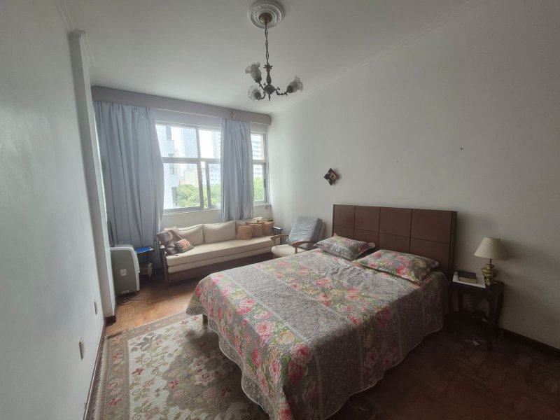 APARTAMENTO 4 QUARTOS COM DUAS VAGAS DEPENDÊNCIA COMPLETA À VENDA NO CORREDOR DA VITÓRIA Largo da Vitória Salvador - 