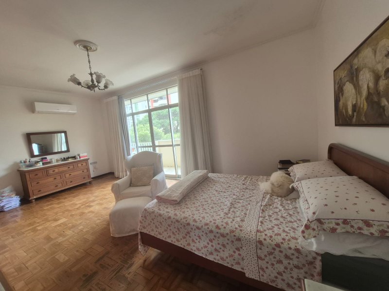 APARTAMENTO 4 QUARTOS COM DUAS VAGAS DEPENDÊNCIA COMPLETA À VENDA NO CORREDOR DA VITÓRIA Largo da Vitória Salvador - 