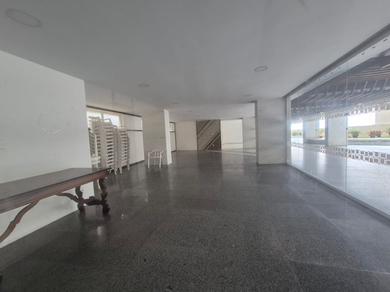 APARTAMENTO 4 QUARTOS COM DUAS VAGAS DEPENDÊNCIA COMPLETA À VENDA NO CORREDOR DA VITÓRIA Largo da Vitória Salvador - 