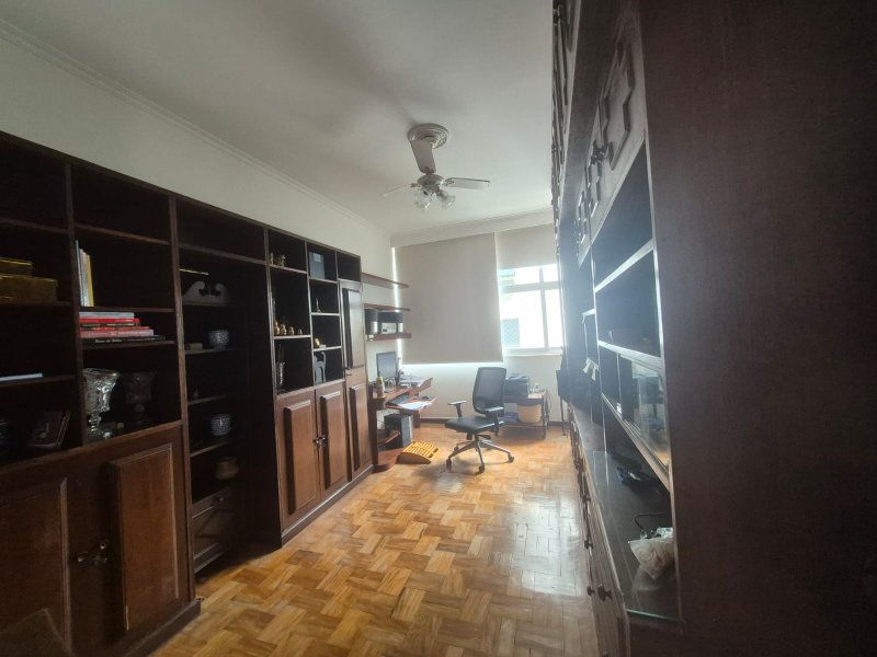 APARTAMENTO 4 QUARTOS COM DUAS VAGAS DEPENDÊNCIA COMPLETA À VENDA NO CORREDOR DA VITÓRIA Largo da Vitória Salvador - 