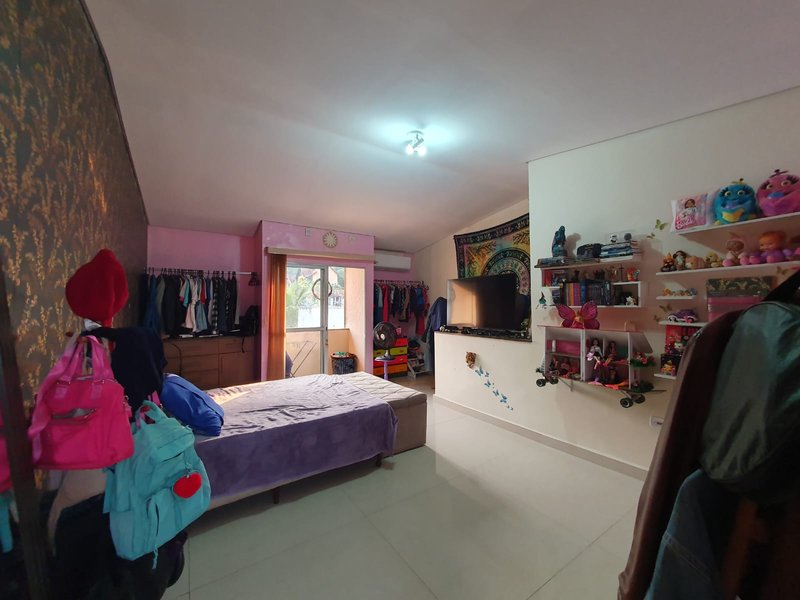🏡 Sobrado à Venda – Martin de Sá - Caraguatatuba - 