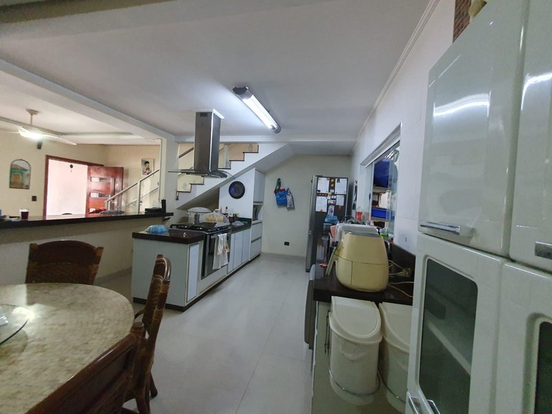 🏡 Sobrado à Venda – Martin de Sá - Caraguatatuba - 