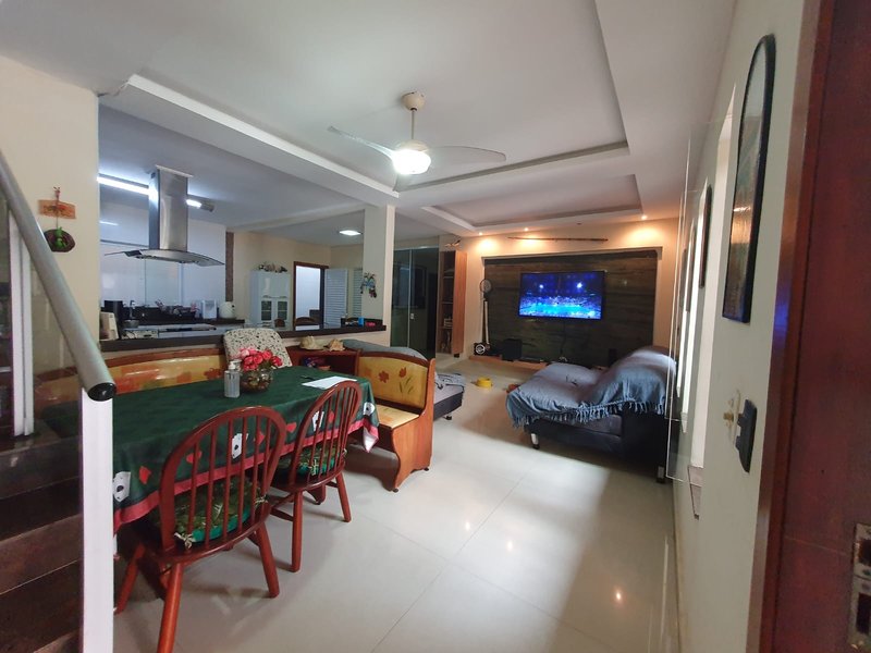 🏡 Sobrado à Venda – Martin de Sá - Caraguatatuba - 