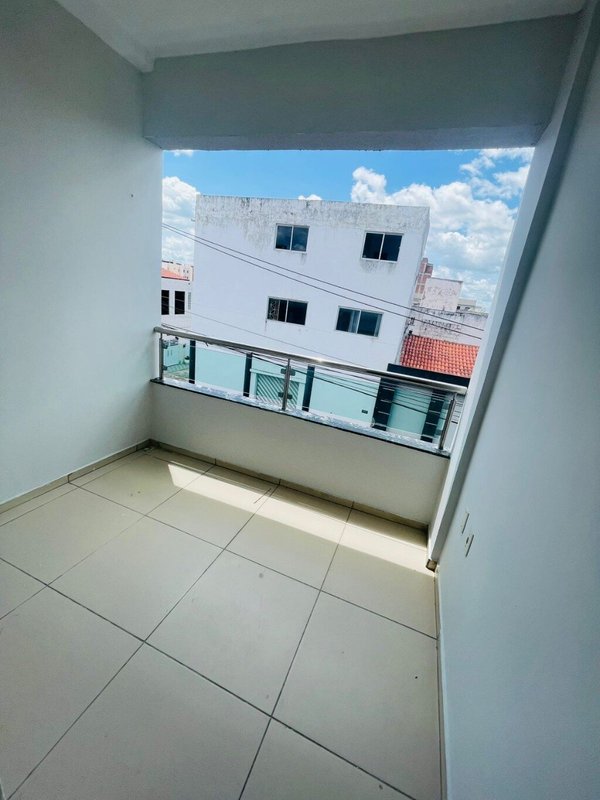 ALUGUE JÁ APARTAMENTO no Junco com 3 Quartos e varanda - AP550 - Sobral - 