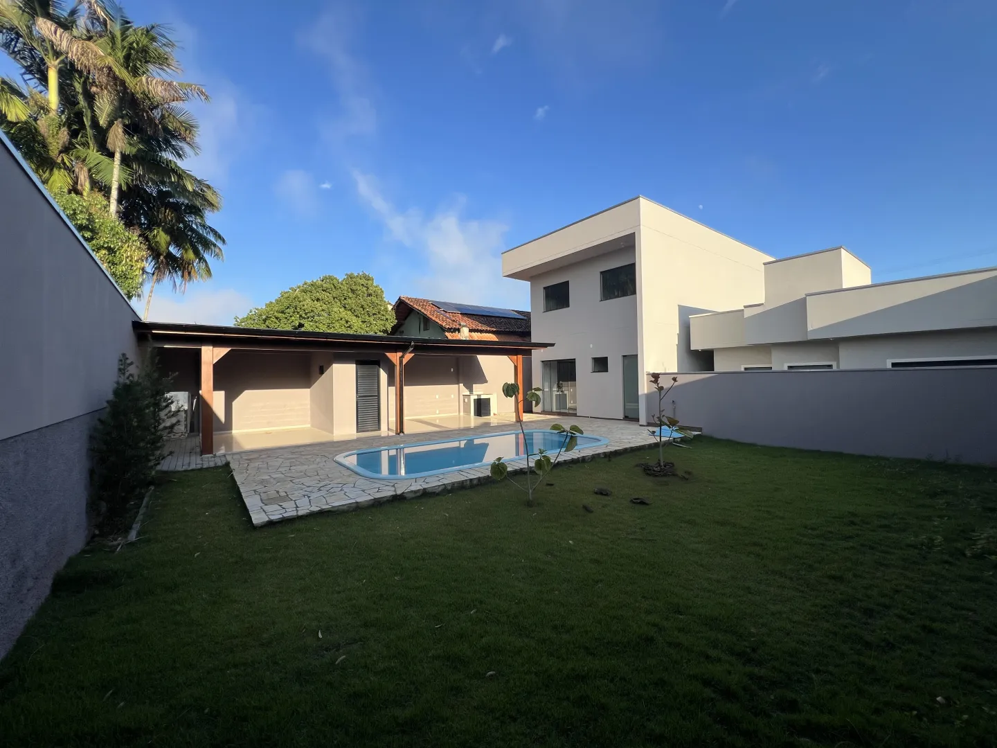 Sobrado com piscina e &aacute;rea de festa  Timbó - 
