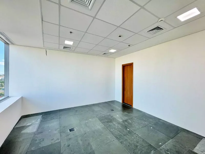 ALUGA-SE CONJUNTO COMERCIAL 114M2 - 2 VAGAS - ANDAR ALTO Avenida das Nações Unidas São Paulo - 