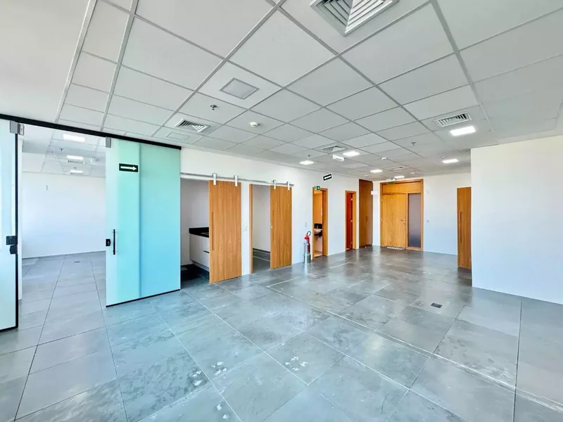 ALUGA-SE CONJUNTO COMERCIAL 114M2 - 2 VAGAS - ANDAR ALTO Avenida das Nações Unidas São Paulo - 