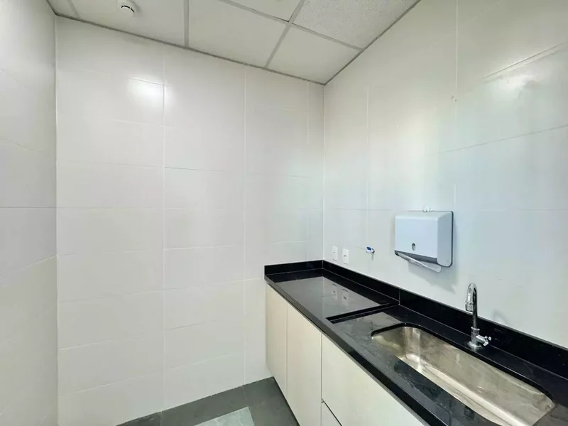 ALUGA-SE CONJUNTO COMERCIAL 114M2 - 2 VAGAS - ANDAR ALTO Avenida das Nações Unidas São Paulo - 