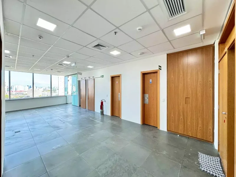 ALUGA-SE CONJUNTO COMERCIAL 114M2 - 2 VAGAS - ANDAR ALTO Avenida das Nações Unidas São Paulo - 