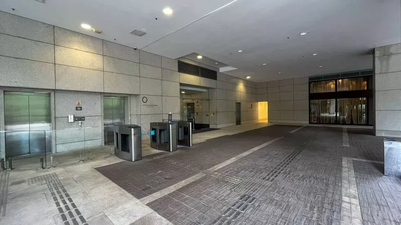 ALUGA-SE CONJUNTO COMERCIAL 114M2 - 2 VAGAS - ANDAR ALTO Avenida das Nações Unidas São Paulo - 