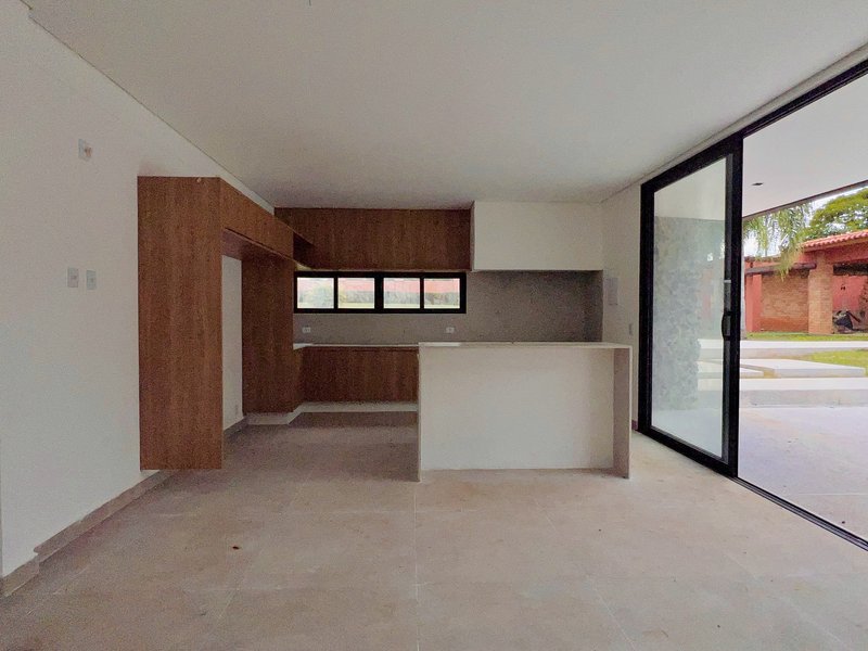 Casa Térrea de Luxo com Estilo Casa-Pátio no Residencial Santa Maria – Sorocaba/SP Rua Luiz Teixeira dos Santos Votorantim - 
