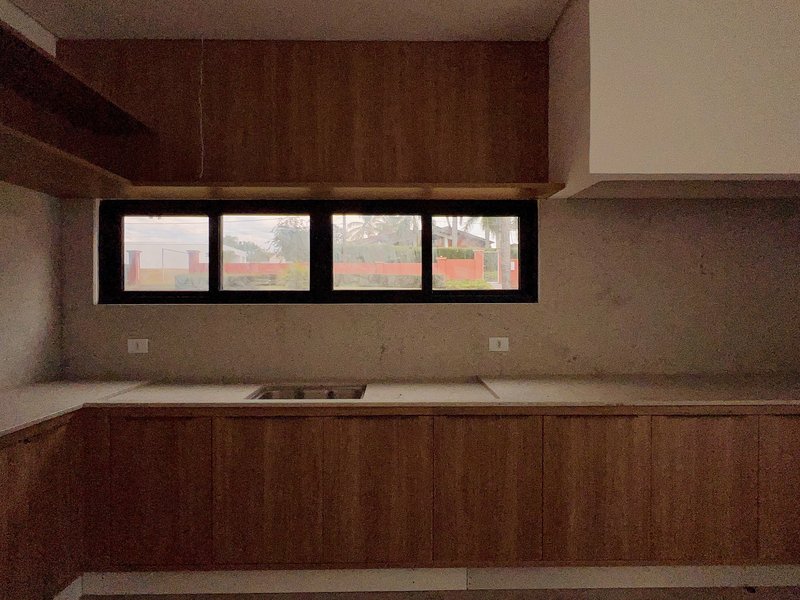 Casa Térrea de Luxo com Estilo Casa-Pátio no Residencial Santa Maria – Sorocaba/SP Rua Luiz Teixeira dos Santos Votorantim - 