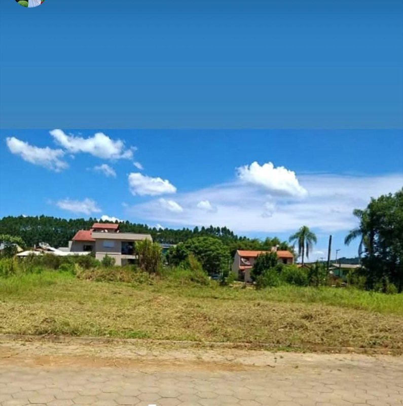 ✔️ Lindo terreno no centro de Presidente Lucena - Presidente Lucena - 