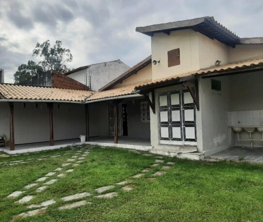 Casa para alugar com 4 quartos, 200m² - Foto 1