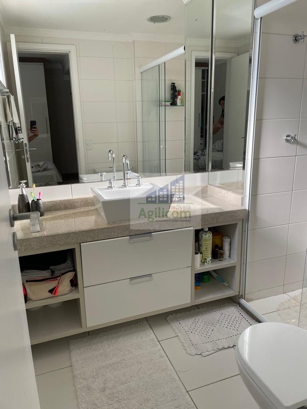 APARTAMENTO MOBILIADO Á VENDA E PARA LOCAÇÃO EM CAMPO BELO COM 2 DORMITÓRIOS Rua Zacarias de Gois São Paulo - 