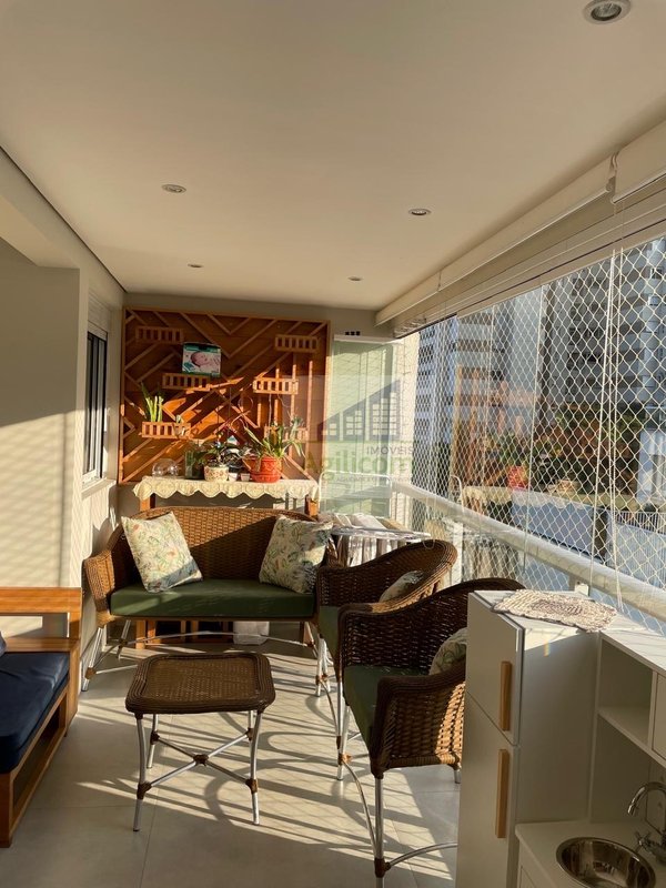 APARTAMENTO MOBILIADO Á VENDA E PARA LOCAÇÃO EM CAMPO BELO COM 2 DORMITÓRIOS Rua Zacarias de Gois São Paulo - 