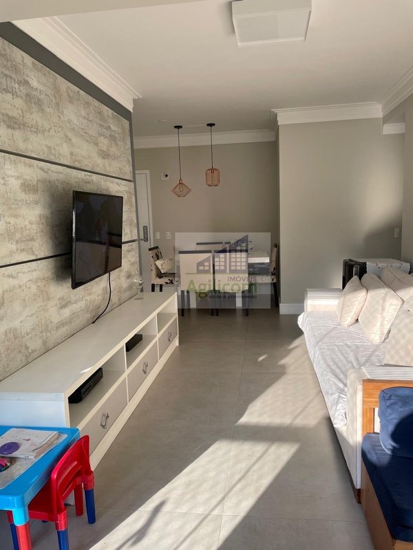 APARTAMENTO MOBILIADO Á VENDA E PARA LOCAÇÃO EM CAMPO BELO COM 2 DORMITÓRIOS Rua Zacarias de Gois São Paulo - 