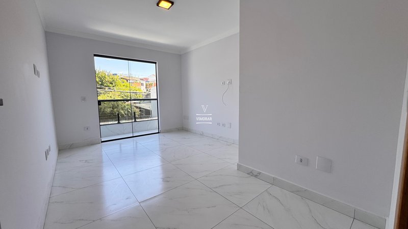 Sobrado 2 dormit&oacute;rios + 2 vagas de garagem  Arujá - 