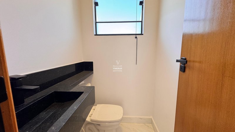 Sobrado 2 dormit&oacute;rios + 2 vagas de garagem  Arujá - 