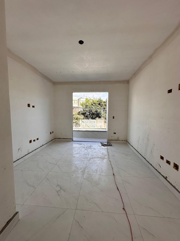 Sobrado 2 dormitórios + 2 vagas de garagem - Arujá - 