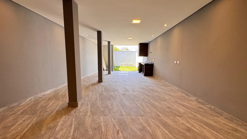 Sobrado 2 dormit&oacute;rios + 2 vagas de garagem  Arujá - 