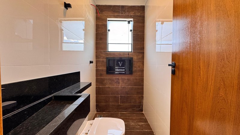 Sobrado 2 dormit&oacute;rios + 2 vagas de garagem  Arujá - 