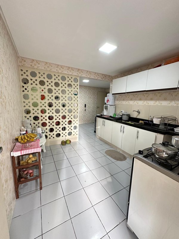 Apartamento à venda com 3 quartos sendo uma suíte, 150m² área útil por R$ 800.000,00 Rua Setúbal Recife - 
