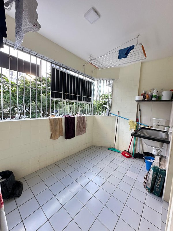 Apartamento à venda com 3 quartos sendo uma suíte, 150m² área útil por R$ 800.000,00 Rua Setúbal Recife - 