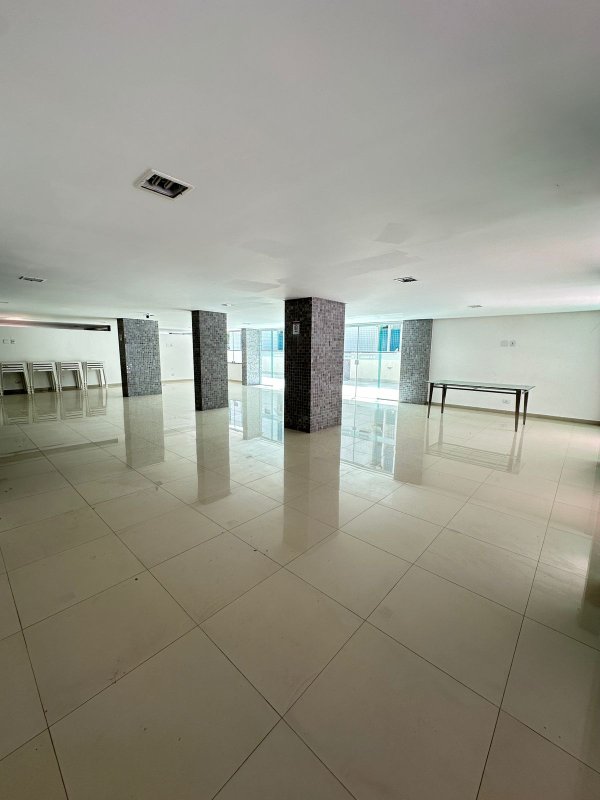 Apartamento à venda com 3 quartos sendo uma suíte, 150m² área útil por R$ 800.000,00 Rua Setúbal Recife - 